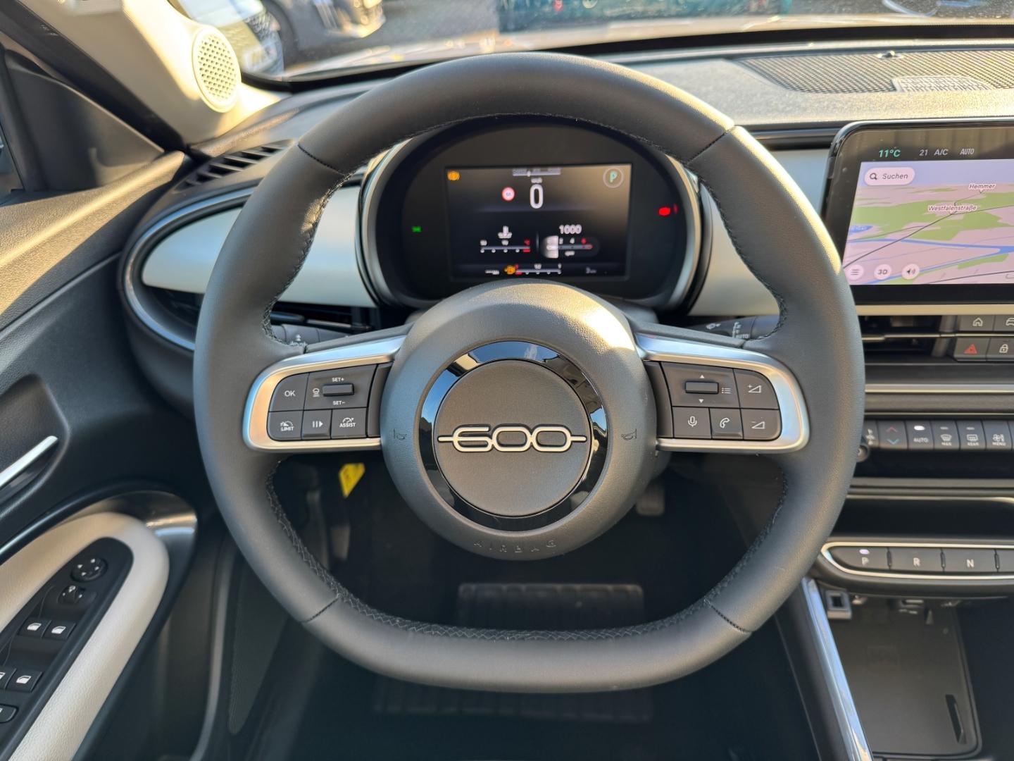 Fiat 600 La Prima+AUTOMATIK+LEDERBRAUN+NAVI+KAMERA+SH