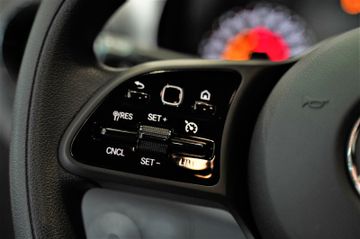 Fahrzeugabbildung Mercedes-Benz Sprinter 319 CDI 9-Sitzer*AHK*Stand-Hz.*Kamera