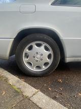 Mercedes-Benz 230 - Mercedes-Benz 230 in Stuttgart