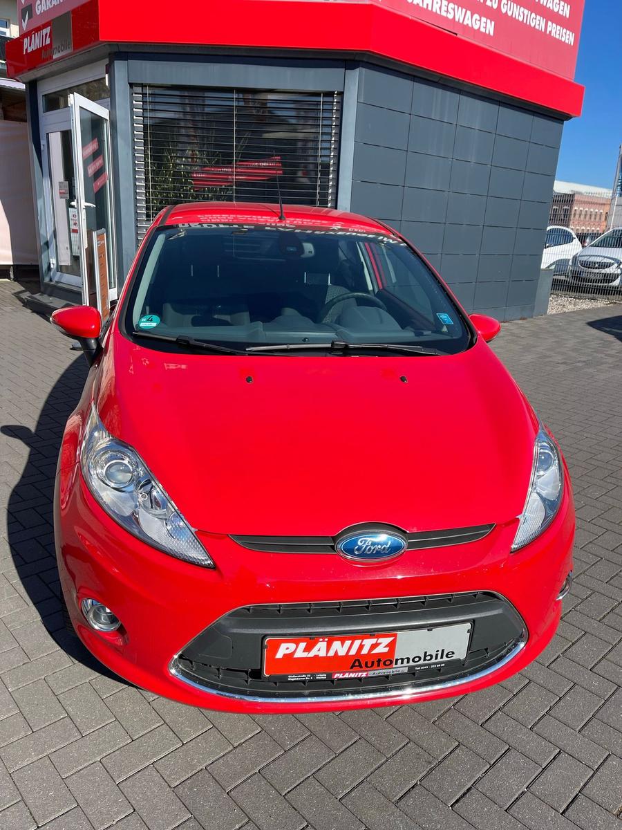 Ford Fiesta Titanium/Bluetooth/Regen+ Lichtsensor/USB