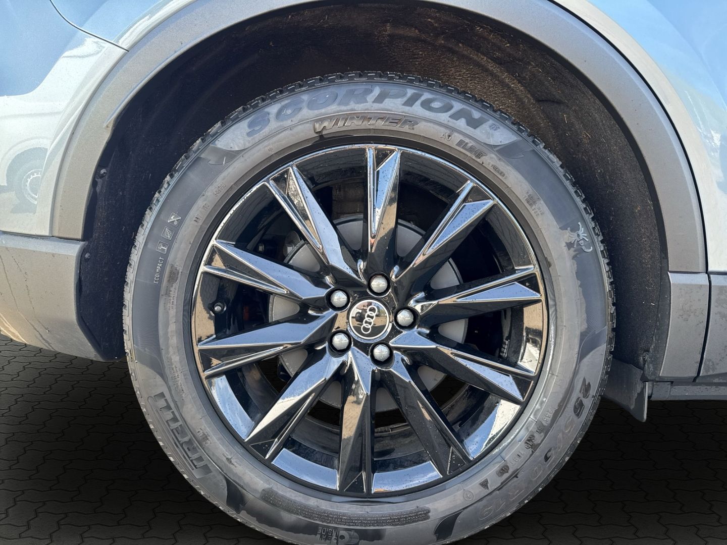Q4 e-tron 150kW  HUD AHK-klappbar Navi Digitales