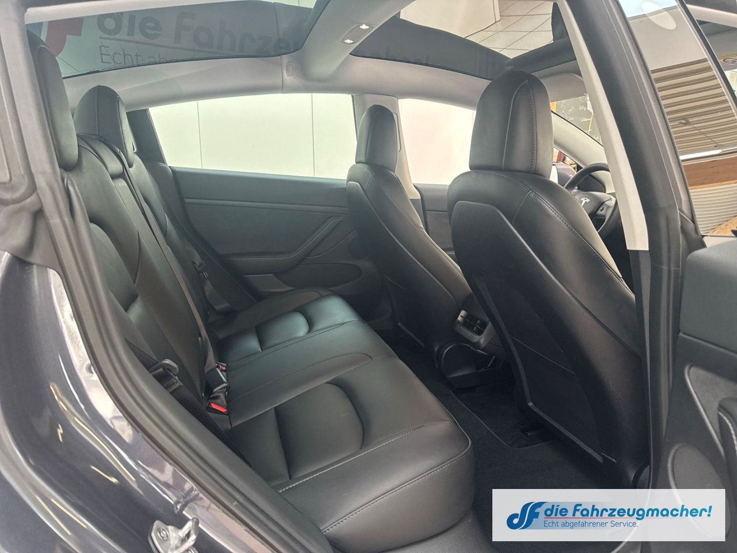 Fahrzeugabbildung Tesla Model 3 Long Range RWD Soundsystem ACC El. Heckk