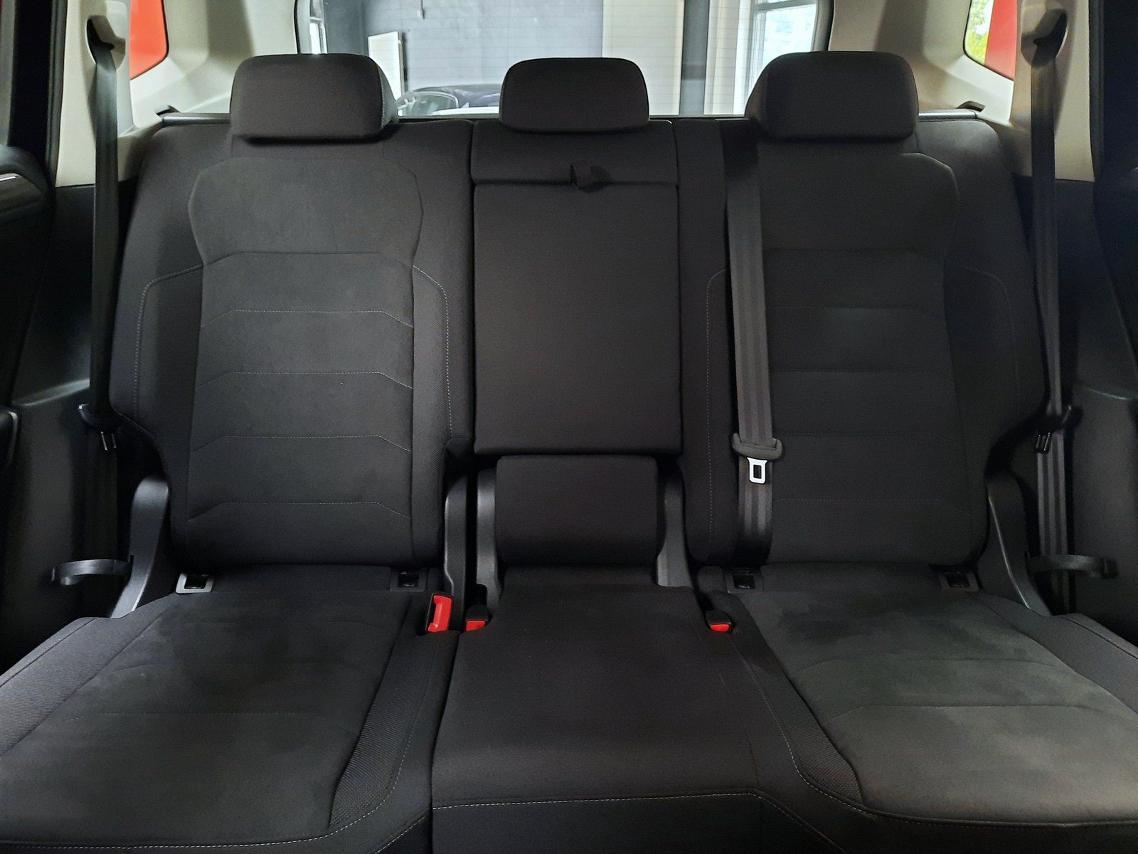 Fahrzeugabbildung Volkswagen Tiguan Allspace Life TDI DSG *AHK*Navi*LED*PDC*