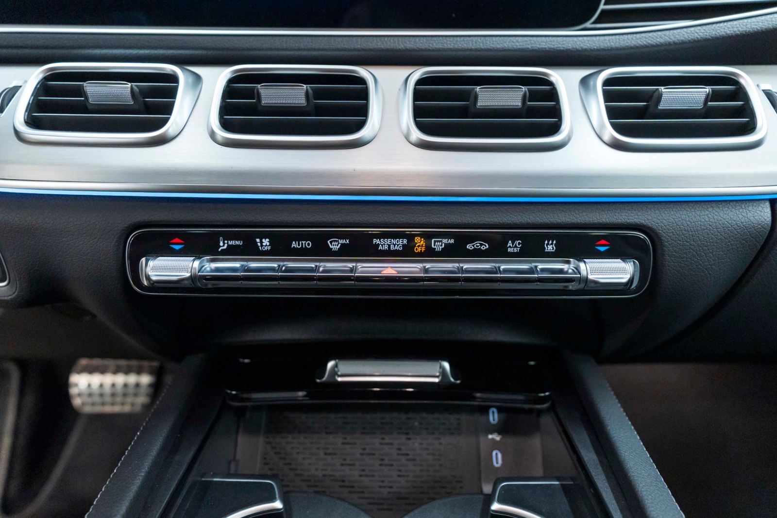 Fahrzeugabbildung Mercedes-Benz GLE 350de 4Matic AMG 3D KAM BURMESTER ACC LUFT