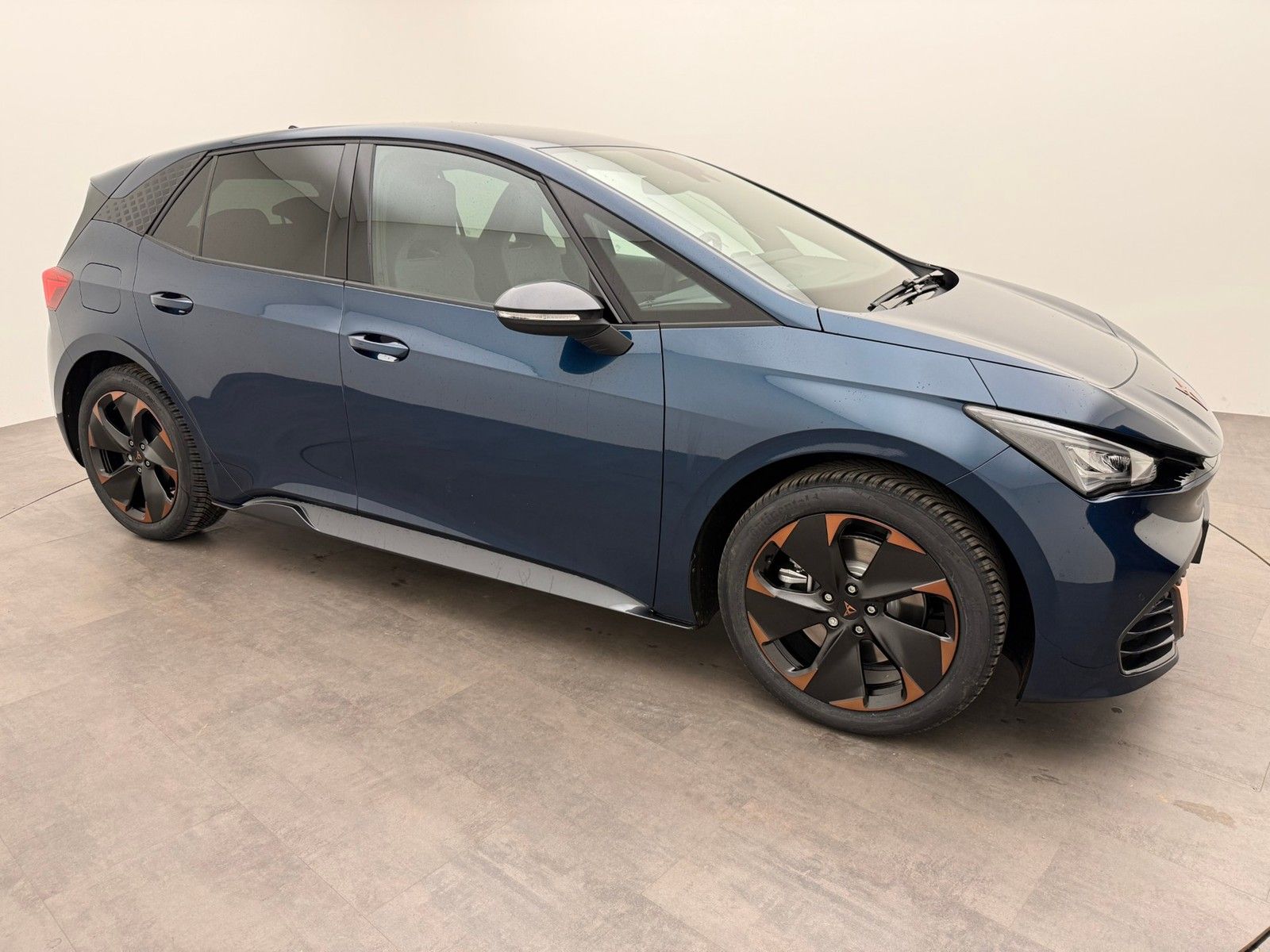 Cupra Born EditionDynamic 231PS 60kWh Ganzjahres imagem 2
