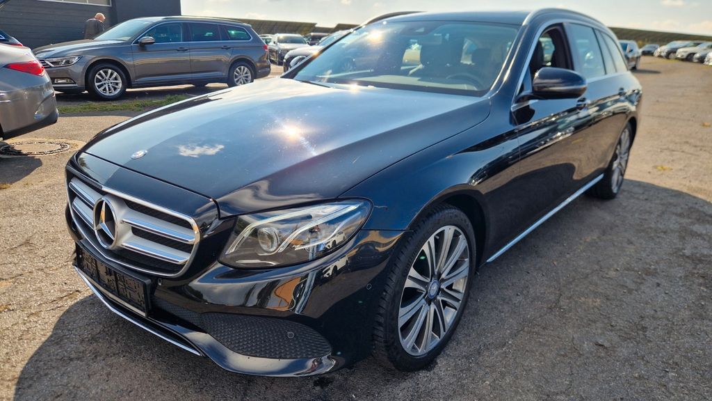 Image of Mercedes-Benz E 250