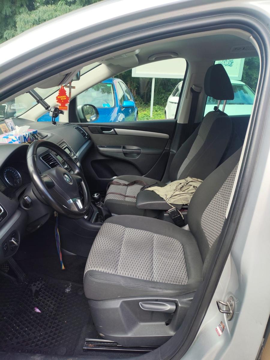 Volkswagen Sharan 2011 — photo 8