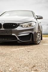 BMW M4 Competition - graue BMW M4