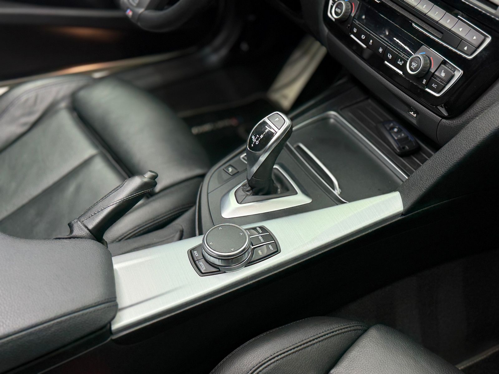 Fahrzeugabbildung BMW 340i Touring xDrive M Sport |H/K|HuD|AHK|PANO