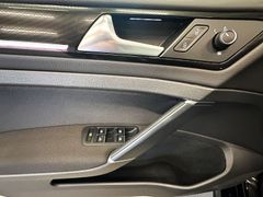 VW Golf GTI Performance BMT Navi PDC SHZ Bi-Xenon
