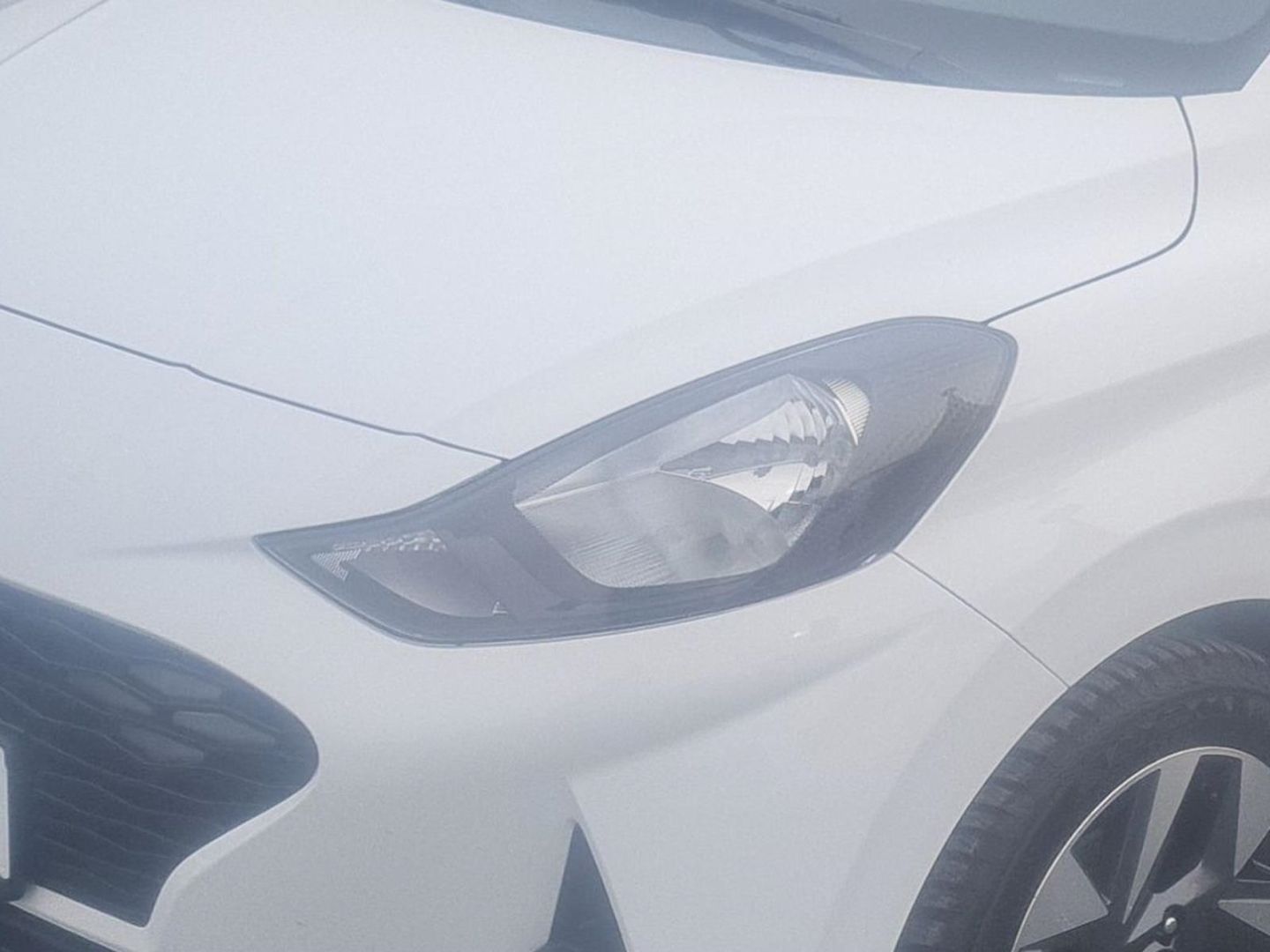 Fahrzeugabbildung Hyundai i10 FL 1.0 Benzin MT Allwetterreifen PDC Klima