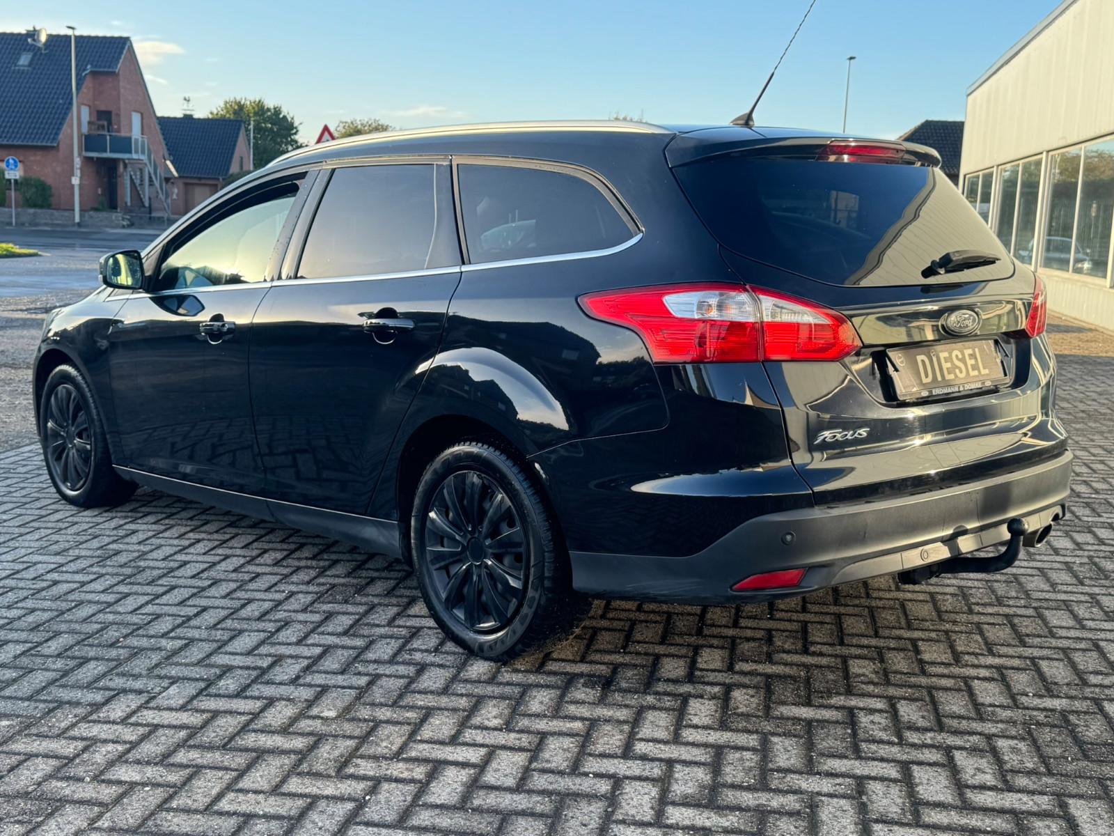Ford Focus 2013 — салон
