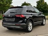 Volkswagen Tiguan 2.0 TDI SCR 140kW DSG 4MOTION Highlin... - VW Tiguan mit Schiebetür