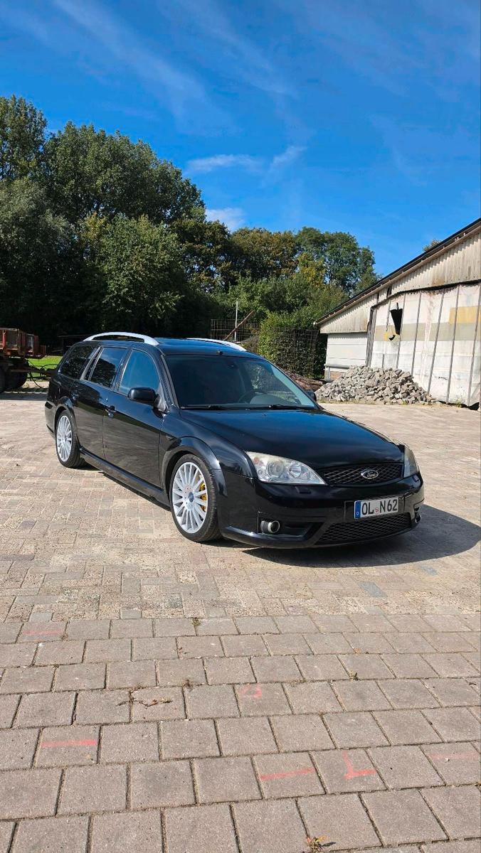 Ford Mondeo 2004 — rear view