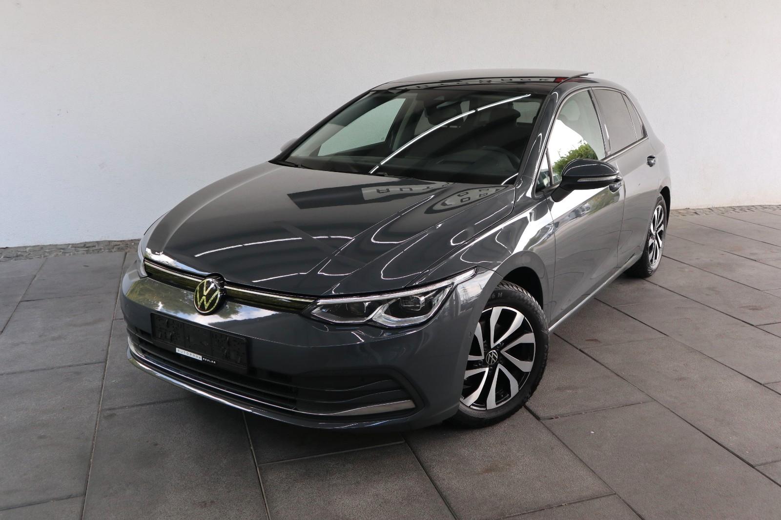 Volkswagen Golf VIII Lim DSG*Pano*ACC*IQ*Kamera*KeyLess*AHK