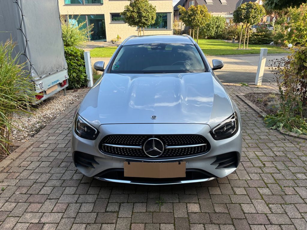 Image of Mercedes-Benz E 220