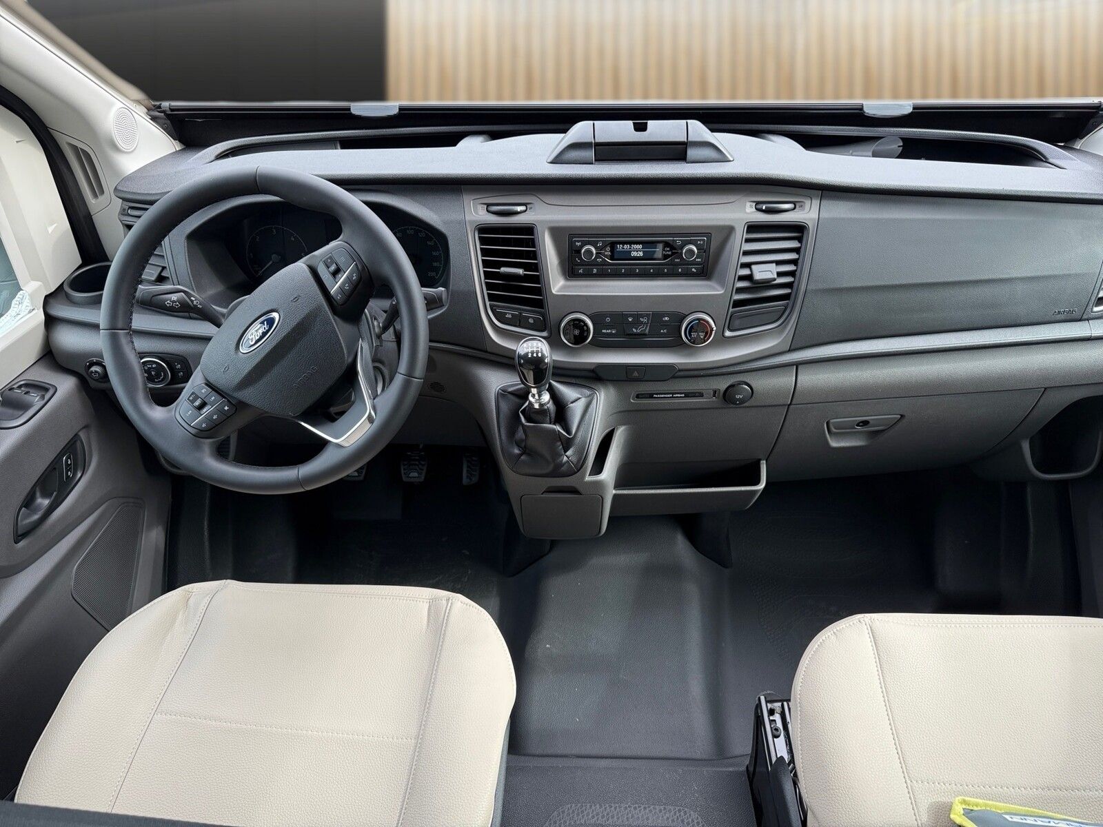 Fahrzeugabbildung Karmann Dexter 4x4 DE 570 AW Klima, RFK, El. Trittstufe