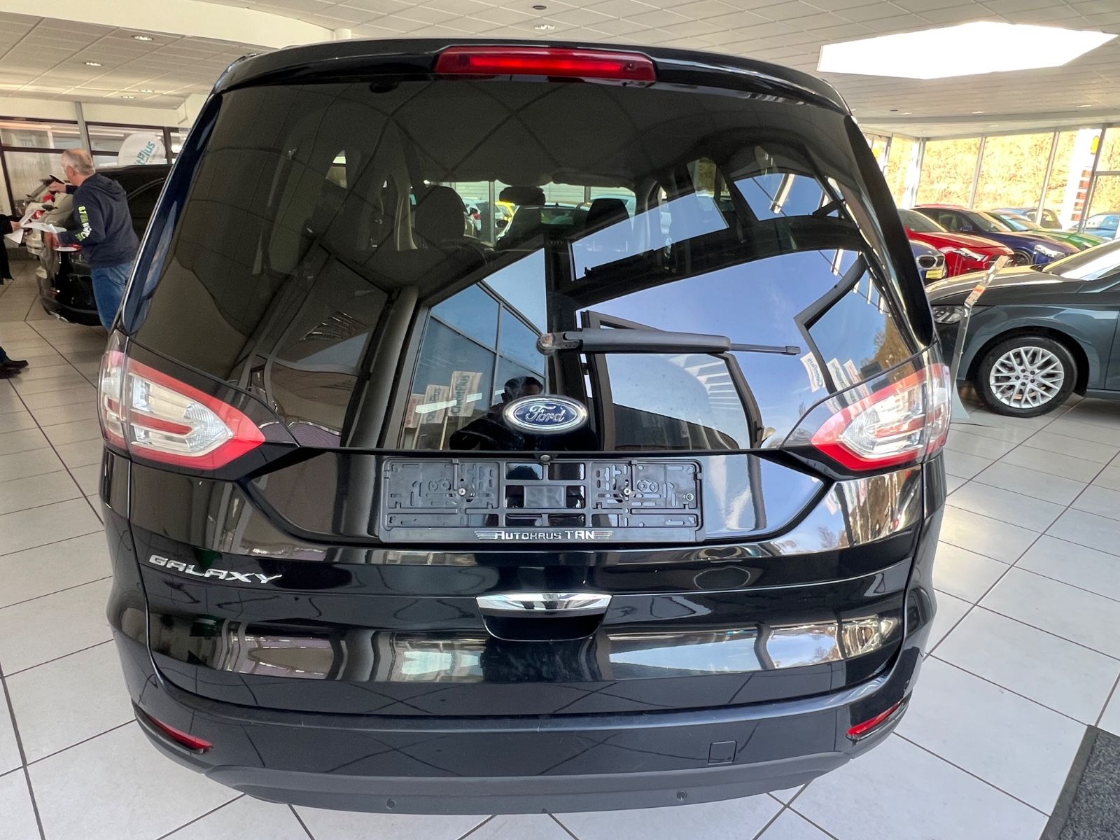 Fahrzeugabbildung Ford Galaxy Business 2.0 TDCI * 7.Sitzer * NAVI *