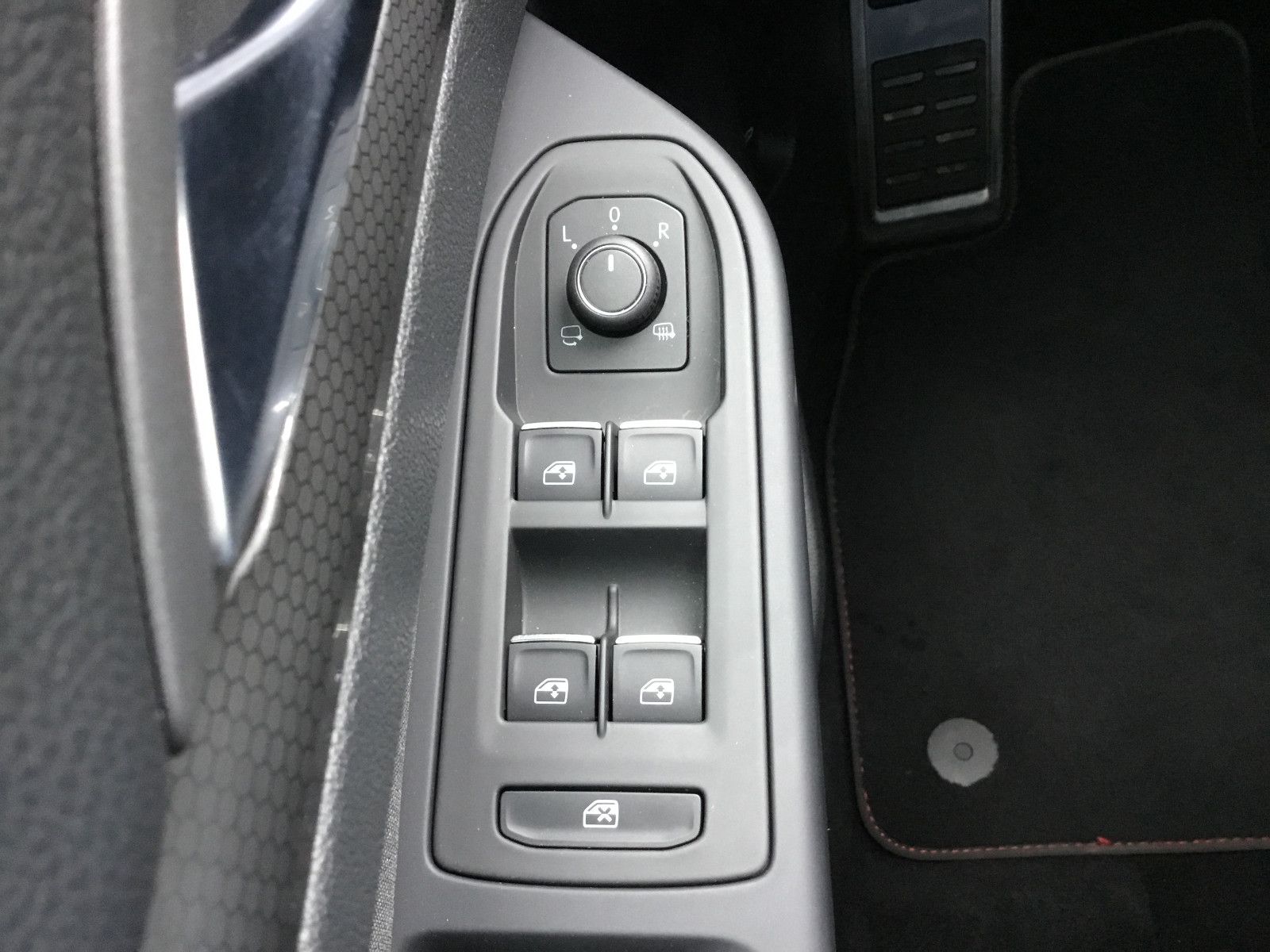 Fahrzeugabbildung Volkswagen Golf 2.0 TSI DSG GTI Clubsport+Pano+HarmanKardon