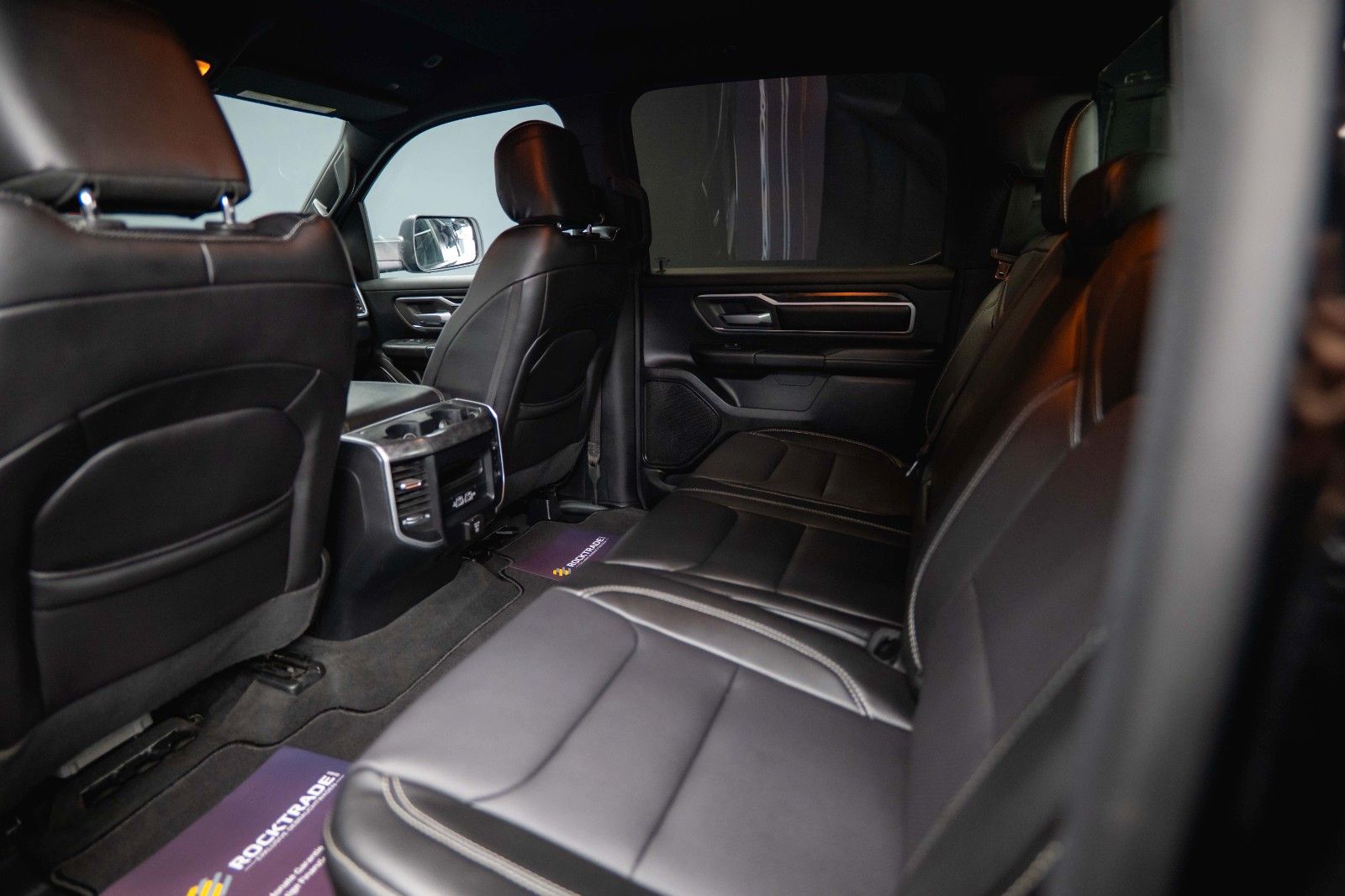 Fahrzeugabbildung Dodge RAM 5.7 V8 HEMI 4x4 OFFROAD BLACK EDITION 19%