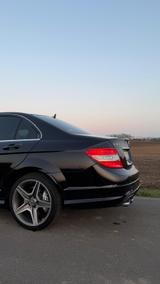 Mercedes-Benz C 63 AMG / Top Zustand / Checkheft gepflegt  - Mercedes-Benz C 63 AMG: Schwarz
