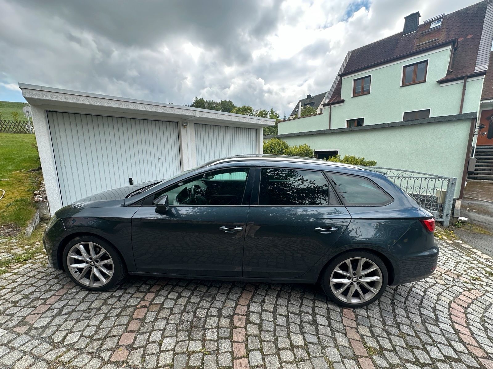 SEAT SEATLeon ST FR150 PS 1. Hand Scheckheft Ge...
