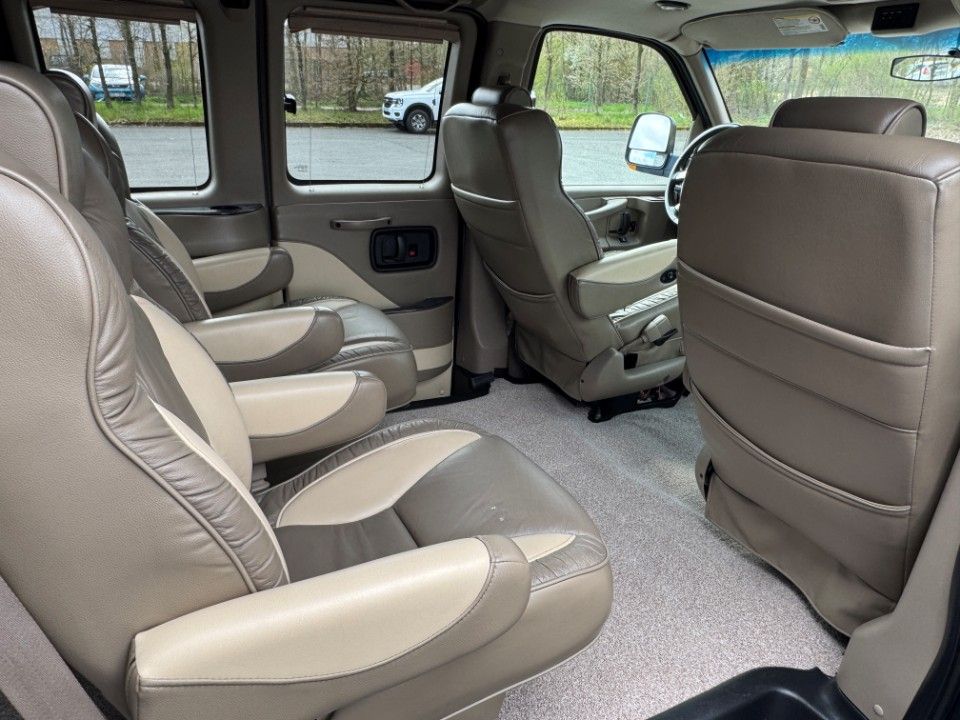 Fahrzeugabbildung Chevrolet Express Chevy Conversion Van 5.3 Vortec