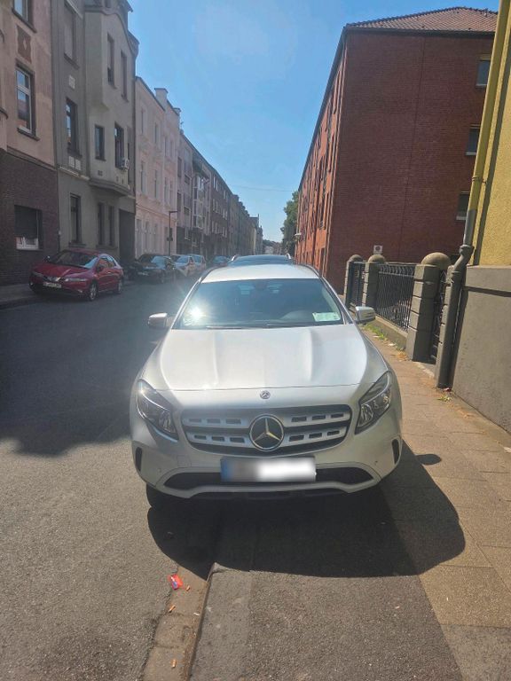 Image of Mercedes-Benz GLA 180