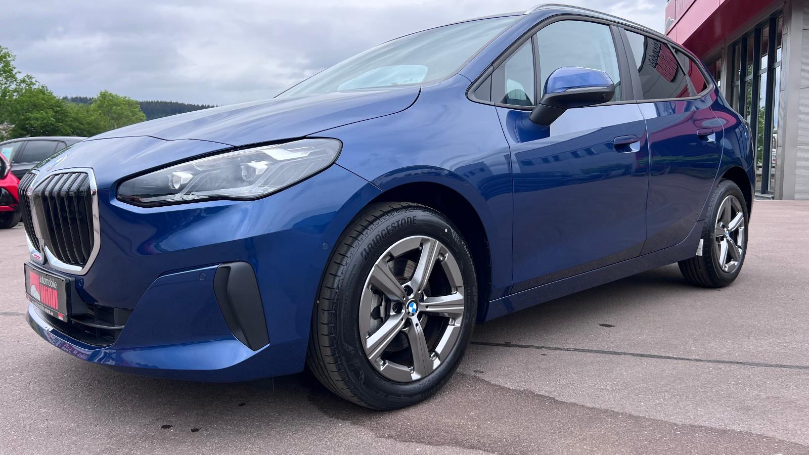 BMW 218i Active Tourer *Head-Up Display+360° Kamera*