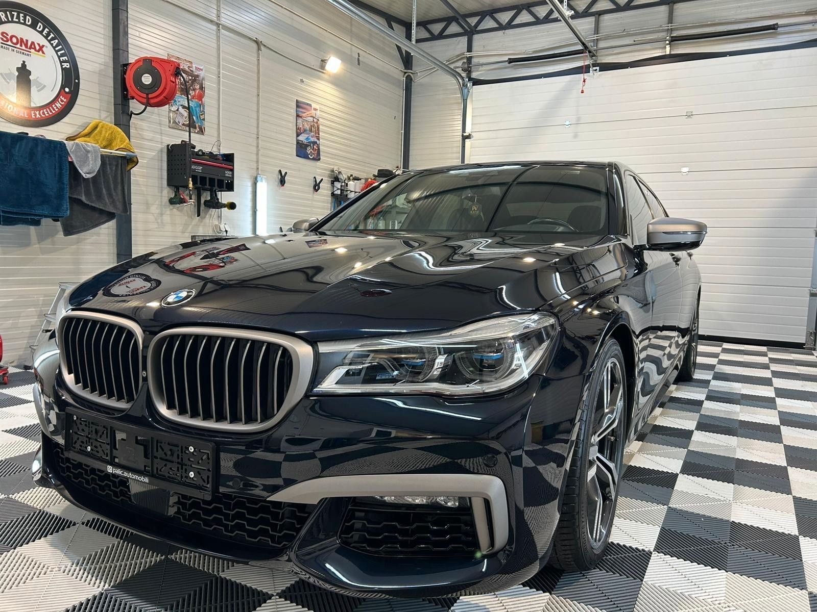 BMW 750Li V8 450 PS | Nur 65.000 km | Top Zustand 