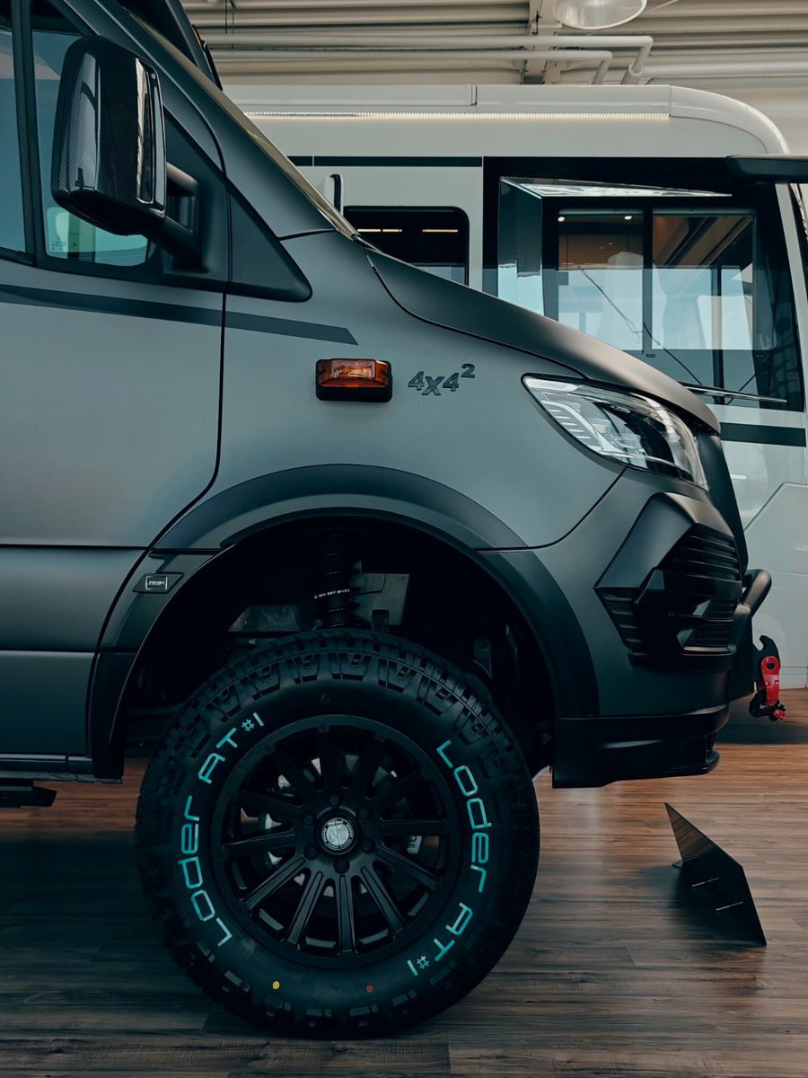 Fahrzeugabbildung HYMER / ERIBA / HYMERCAR ML - T 580 4x4² RSX PRO - PTS ACHATGRAU by palmo