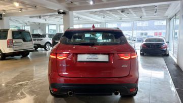 Jaguar F-Pace - 7