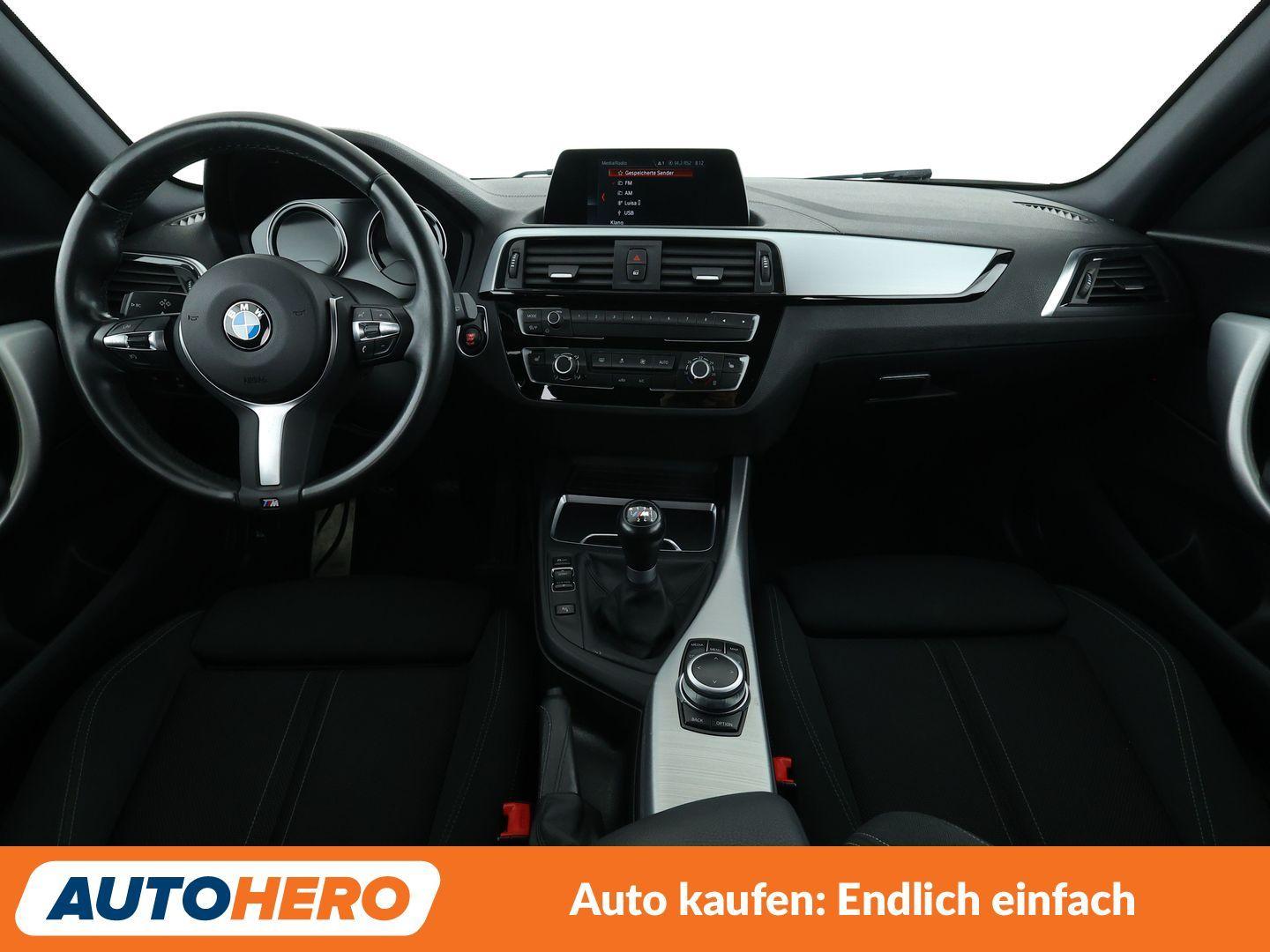 BMW 118i Edition M Sport Shadow *NAVI*LED*TEMPO*PDC*