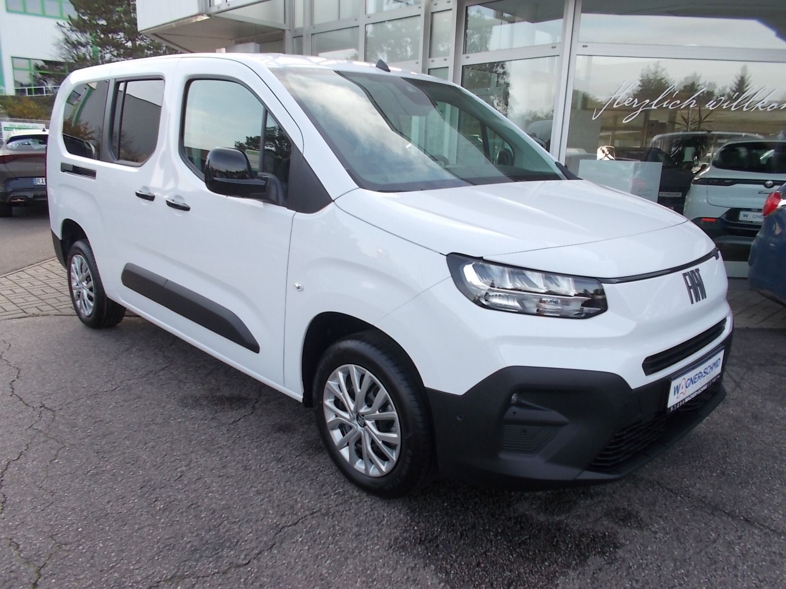 Fahrzeugabbildung Fiat Doblo Kombi L2 1.5 BlueHDi