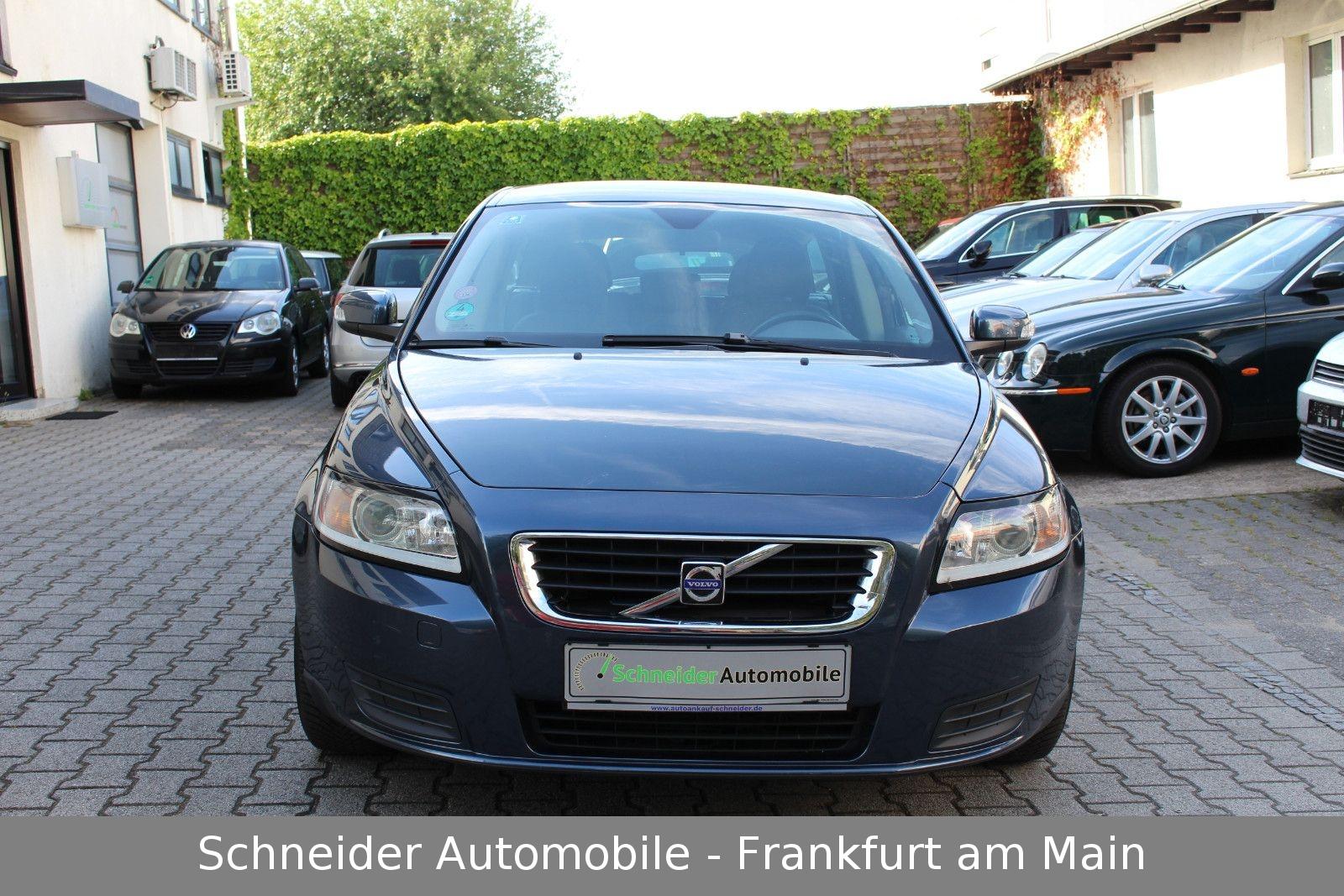 Volvo V50 2008 — rear view