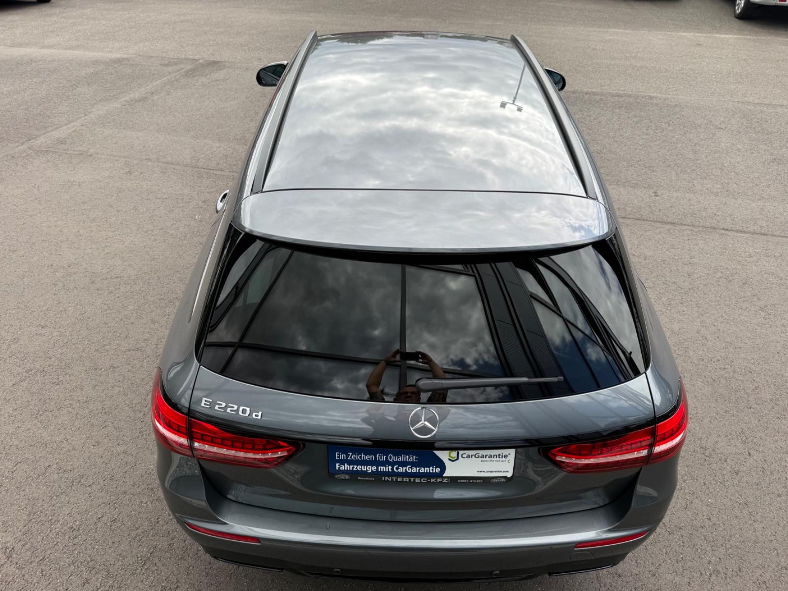 Mercedes-Benz E 220 T Night Edition AMG*ACC*LED*NAVI*CAM*PDC*