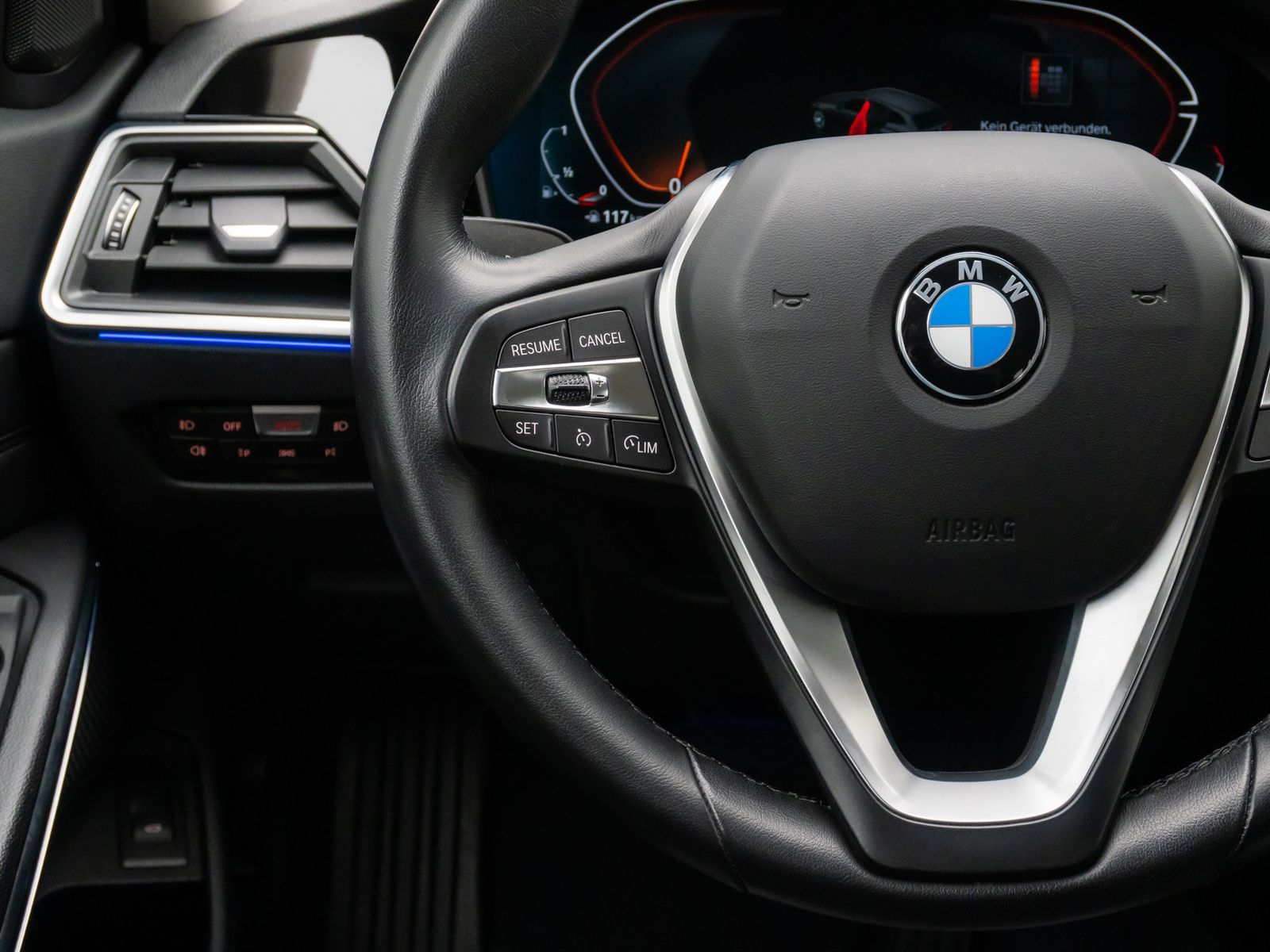 Fahrzeugabbildung BMW 320i Sport Line HUD DAB Lordos Alarm HiFi Komfor
