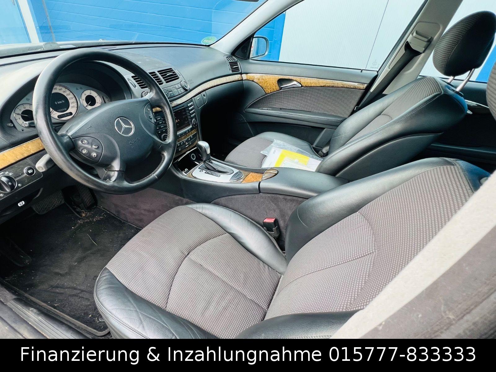 Mercedes-Benz E220 2005 — вигляд ззаду