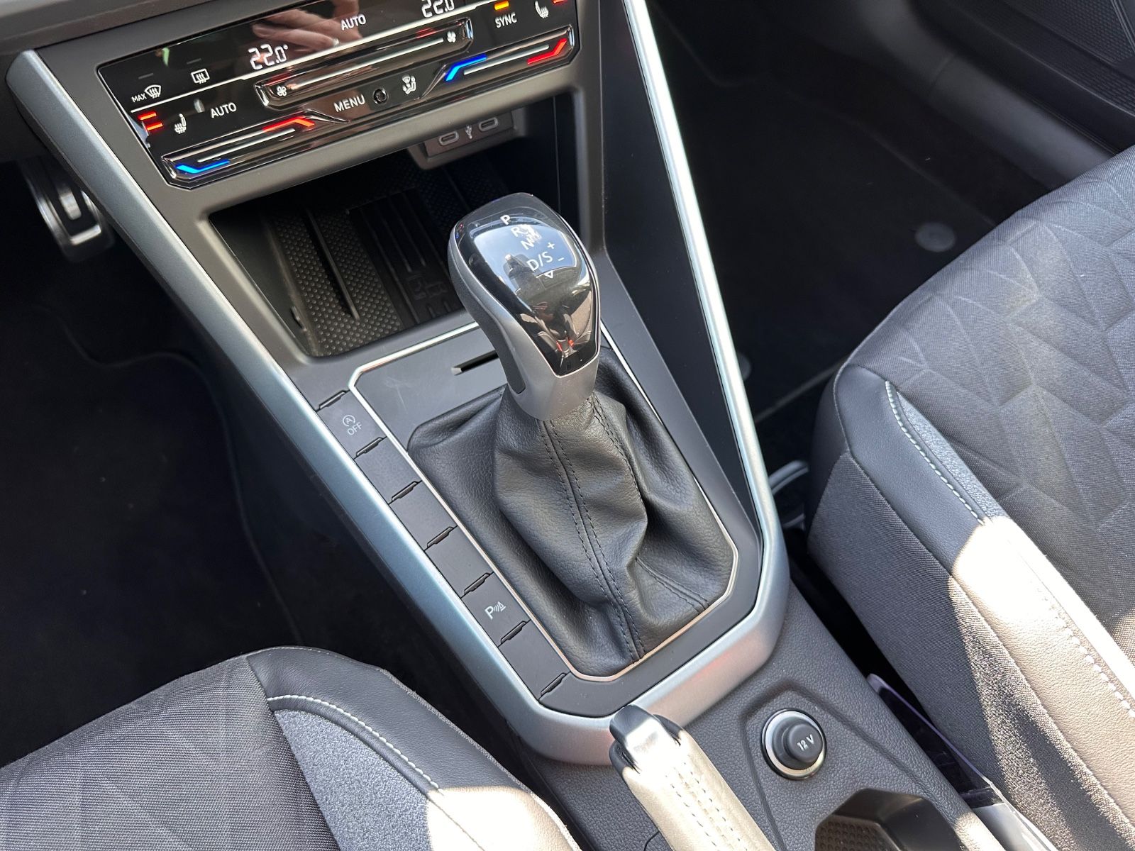 Fahrzeugabbildung Volkswagen Polo 1.0 TSI Goal DSG ACC/APP/GJR/LED/PDC