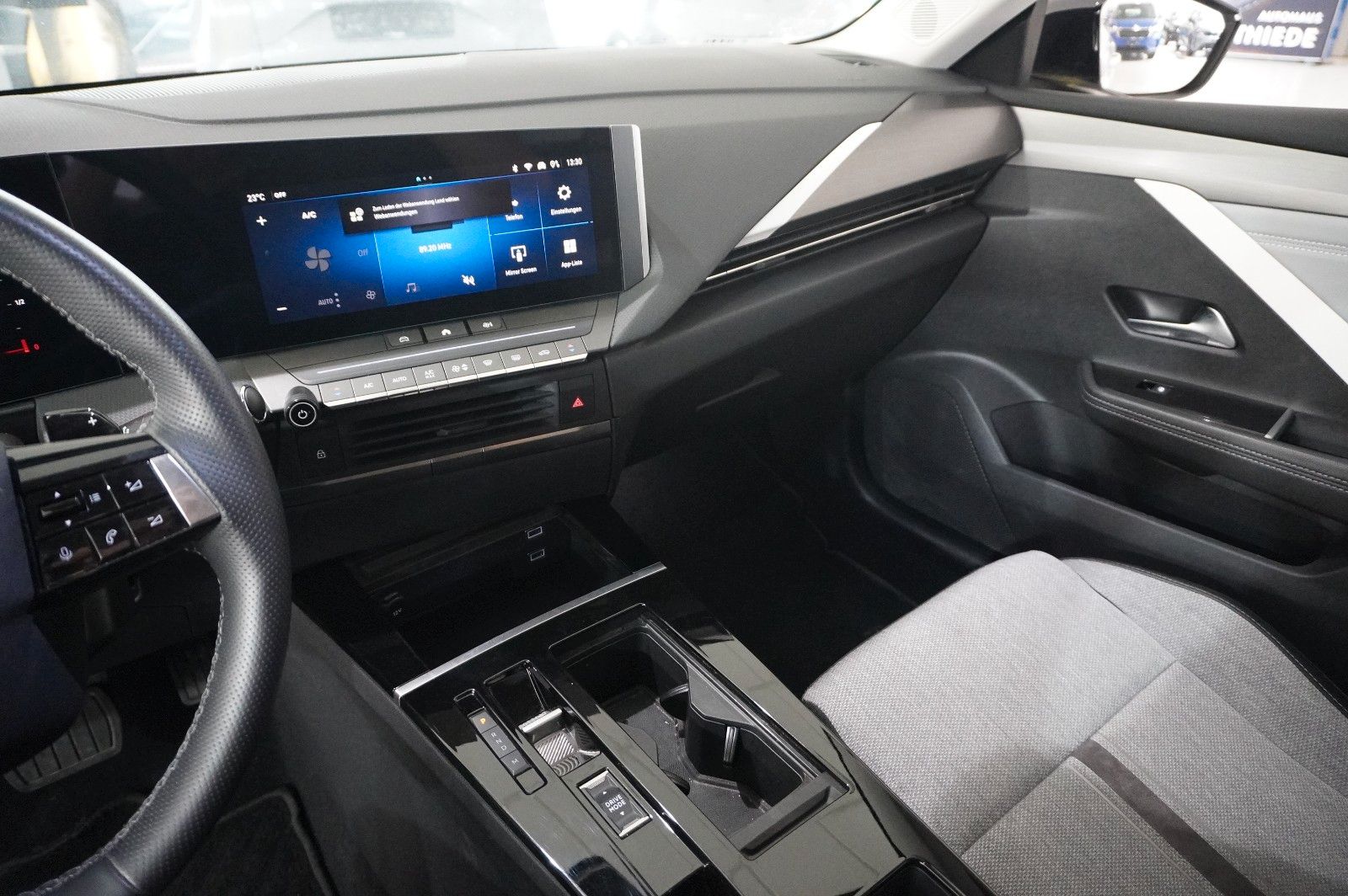 Fahrzeugabbildung Opel Astra L Lim. 1.2T ELEGANCE NAVI/LED/KAMERA/SPORT