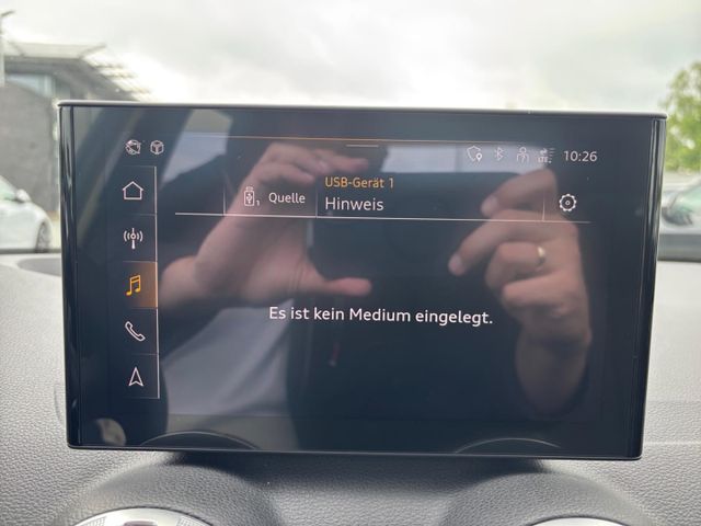 Q2 35 TFSI S line Matrix Kamera ACC CarPlay Sitz