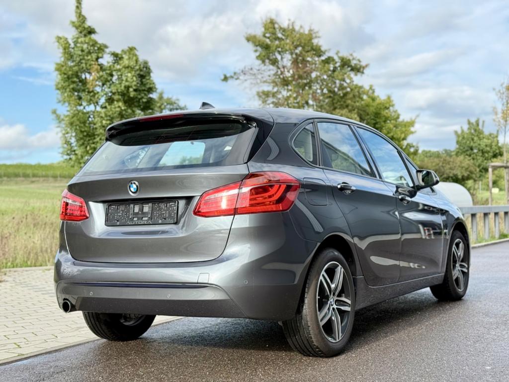 BMW 218