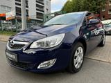 Opel Astra J Lim. 5-trg. Design Edition*ERST 49TKM!!* - Opel Astra aus 2011: Design Edition