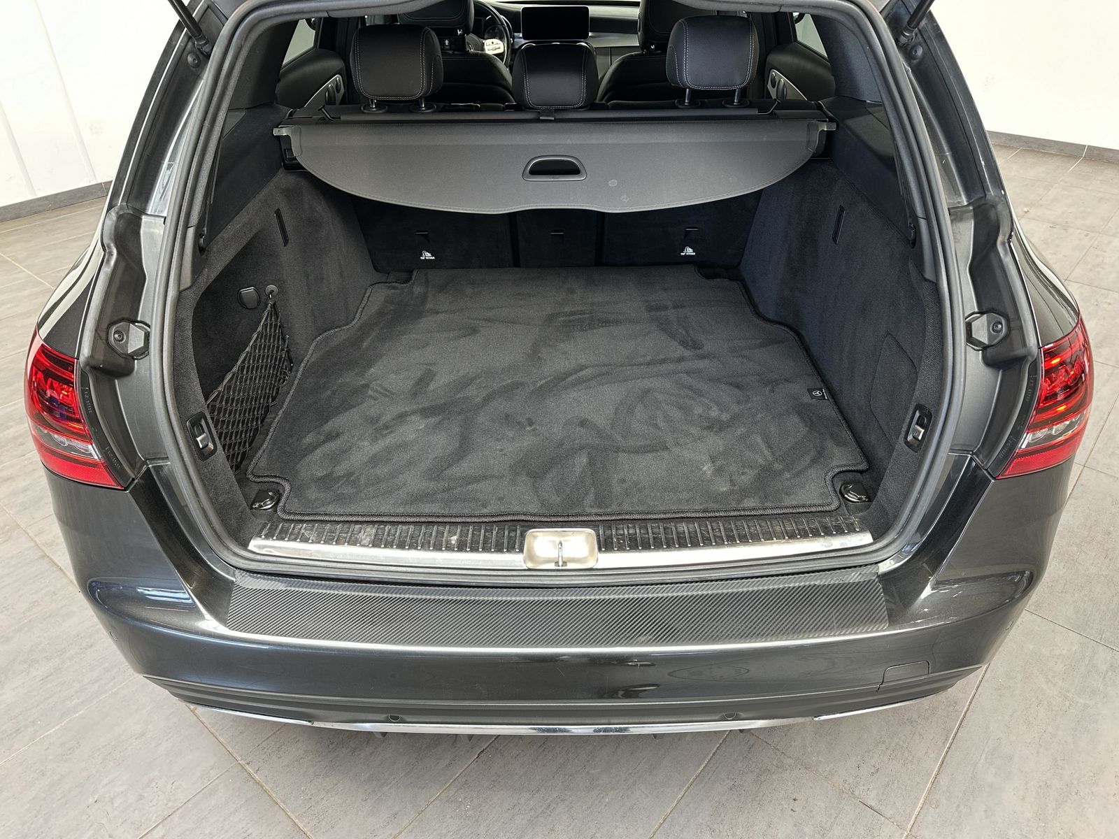 Fahrzeugabbildung Mercedes-Benz C 300d T AMG-Line NAV+LED+BURMESTER+SHZ+TEMPOMAT