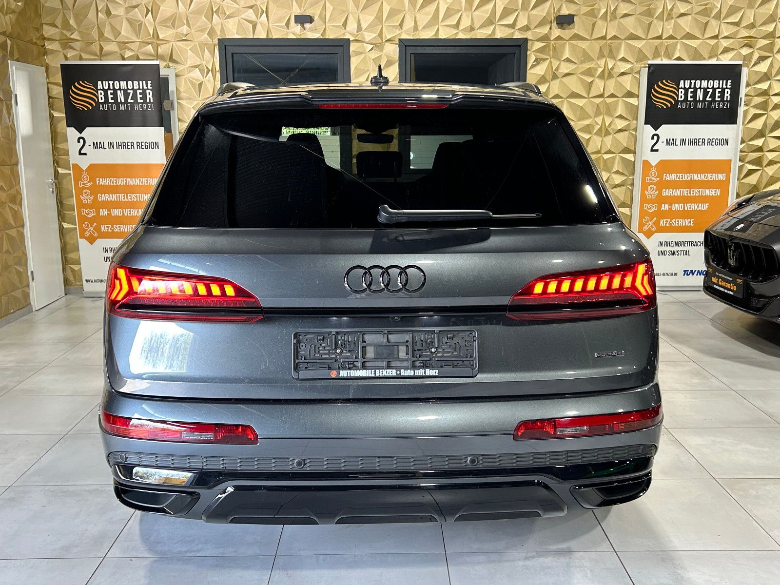 Fahrzeugabbildung Audi Q7 50 TDI quattro/S-LINE/HEAD-UP/COMPETITION/NAV