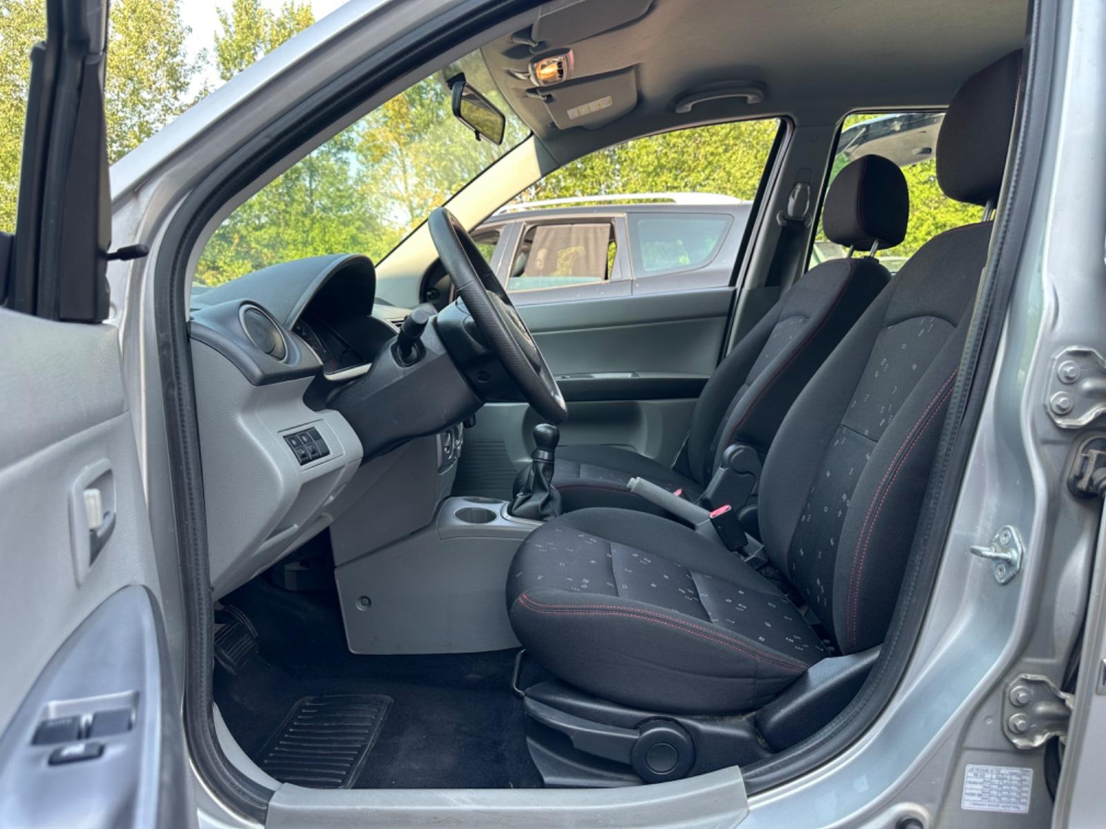 Mazda 2 Automatik 2.HD - Klima - Zahnriemen & TÜV NEU