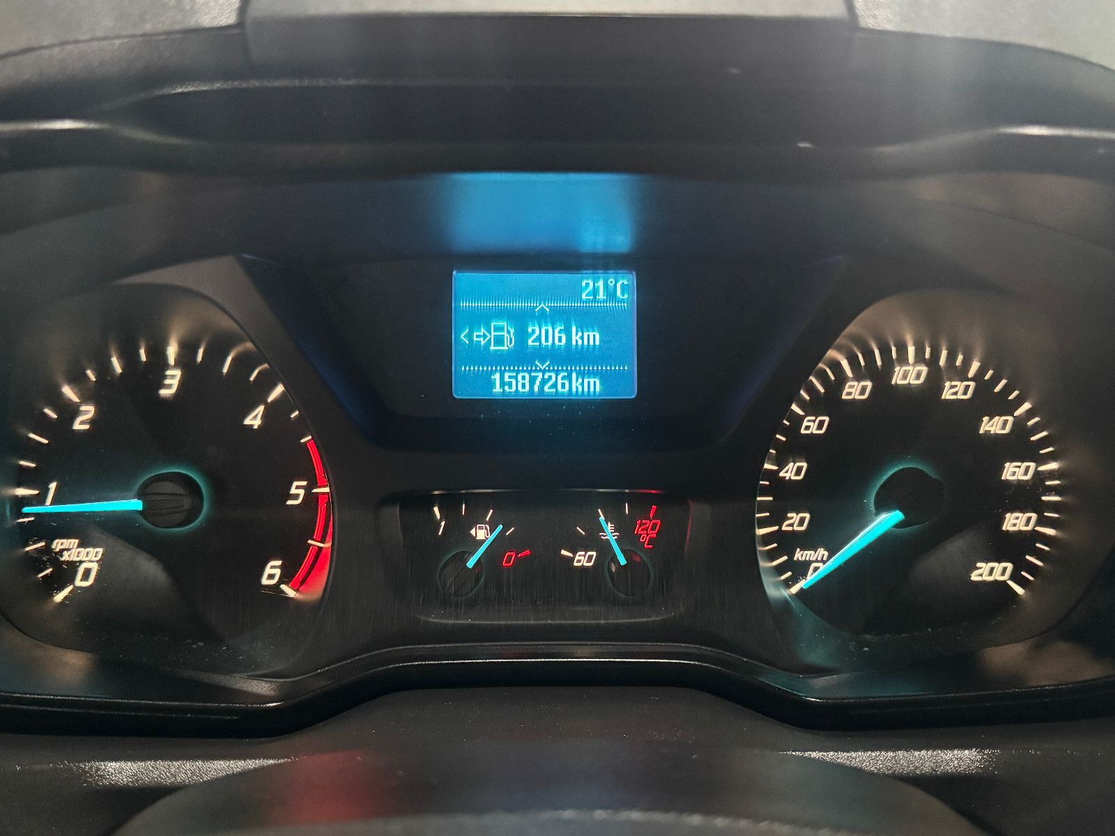 Fahrzeugabbildung Ford TOURNEO CUSTOM 2.2 TDCI WESTFALIA EUROLINE STHD