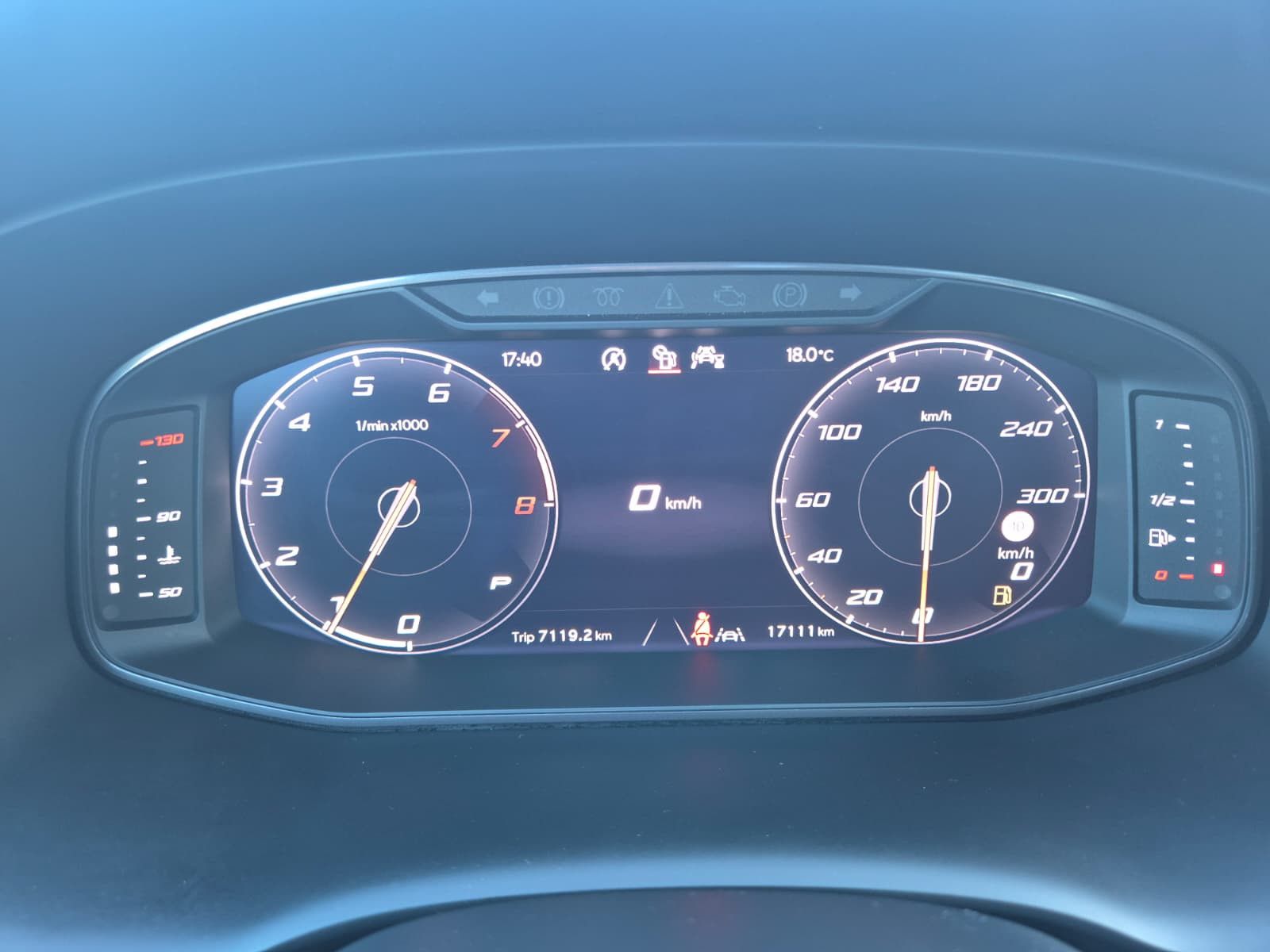 Fahrzeugabbildung CUPRA Ateca 1.5 TSI DSG PANO*DINAMICA*ACC*KAM*AHK*19"