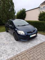 Toyota Auris 1,33-l-Dual-VVT-i - - Toyota Auris: 3 Türen