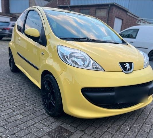 Peugeot 107 1.0 Kleinwagen sparsam Klima T...